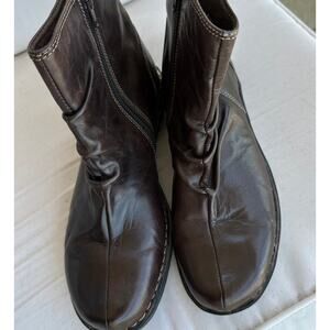 Clarks Bendables Dark Brown Leather Comfort Ankle Boots Zip Up Size 9M EUC